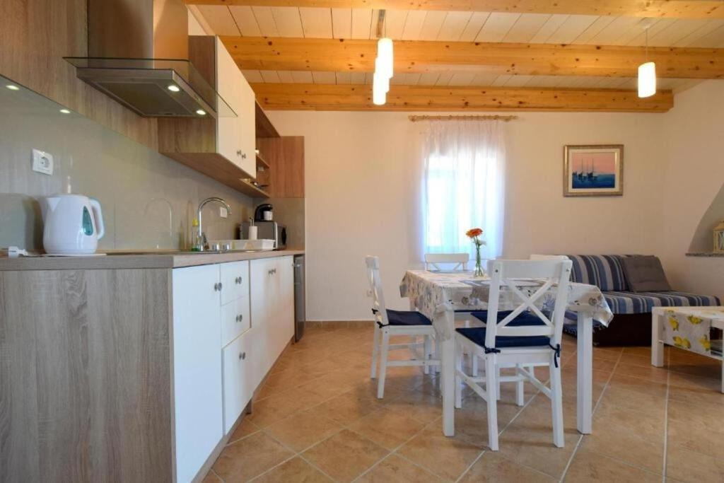 Apartments Insula Insule - Rustic & Peaceful Skrbčići Εξωτερικό φωτογραφία